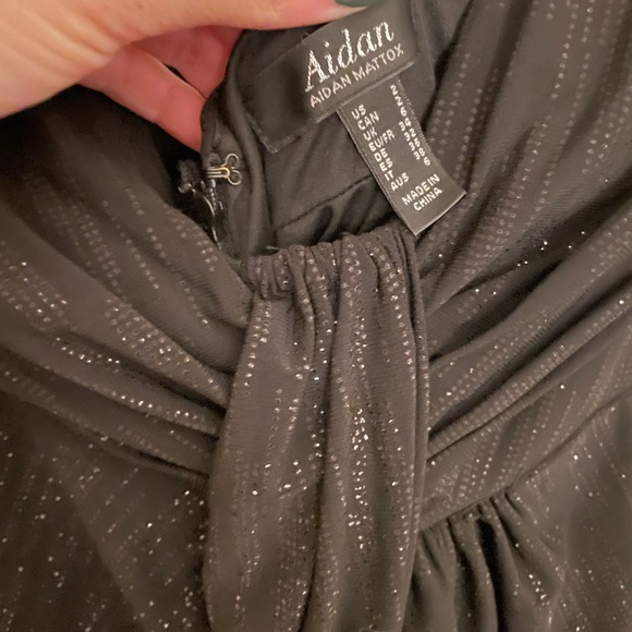 Black metallic NWT Aidan Aidan Mattox deep v gown - Picture 3 of 5